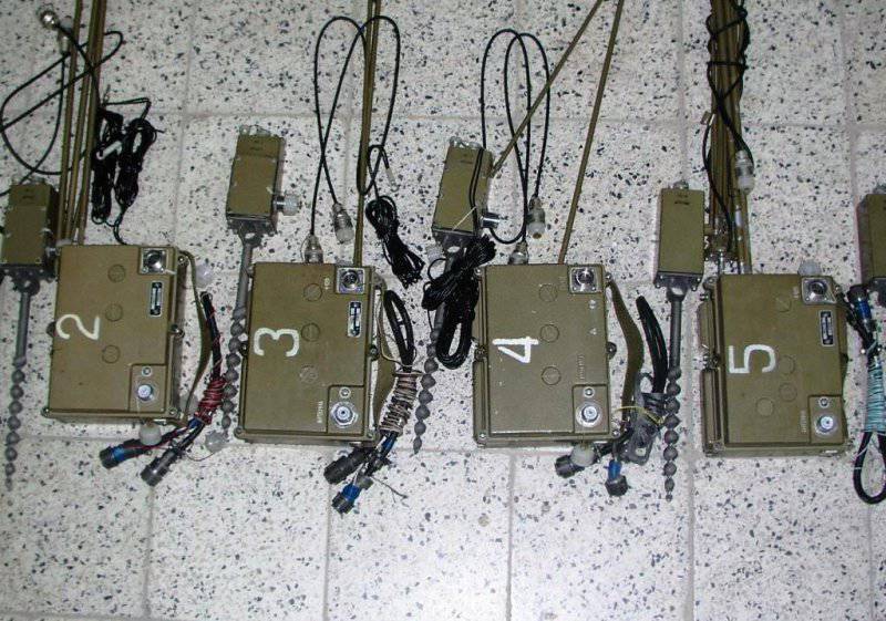 Le forze armate russe hanno anche a disposizione strumenti di guerra elettronica portatili. In figura il sistema Lesochek, per la protezione da esplosivi radioguidati